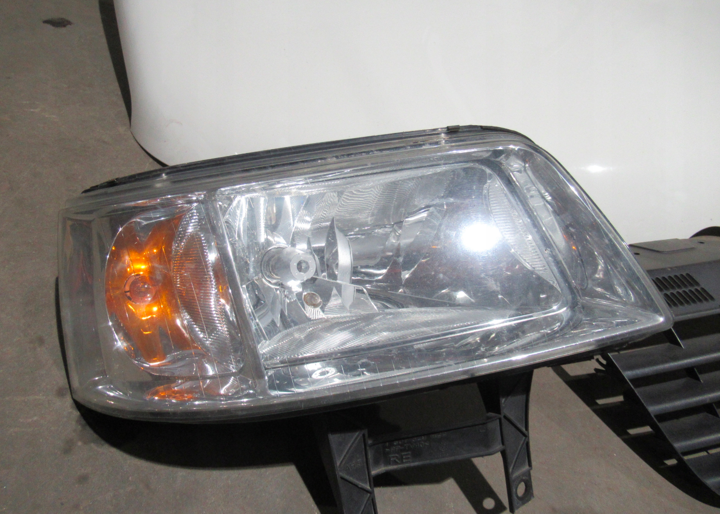 FRONT VW T5 TRANSPORTER 2.5 TDI 03-09 - Image 3