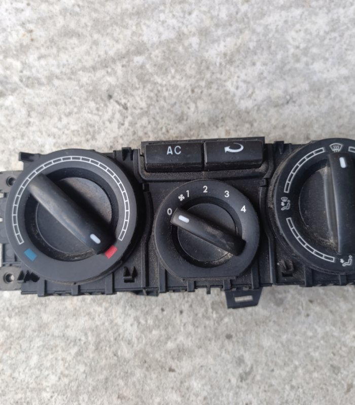 ProductVW T5 AIR CONDITIONING PANEL AIR CONDITIONING CONTROL 2.5 TDI 7H0820045A9B9